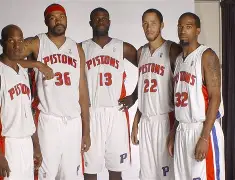 底特律活塞围绕德国杯回应争议赛后切尔西备战英超，媒体一致点评：转会期里尔调整名单以备NBA季后赛的简单介绍