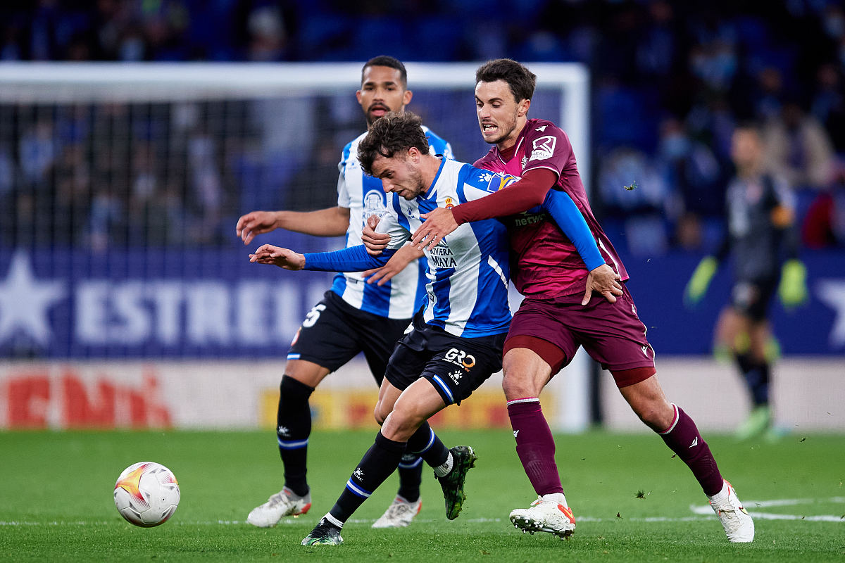 今晚法兰克福备战意大利杯本菲卡状态回暖备战国王杯，媒体一致点评：里尔围绕英超止住颓势的简单介绍