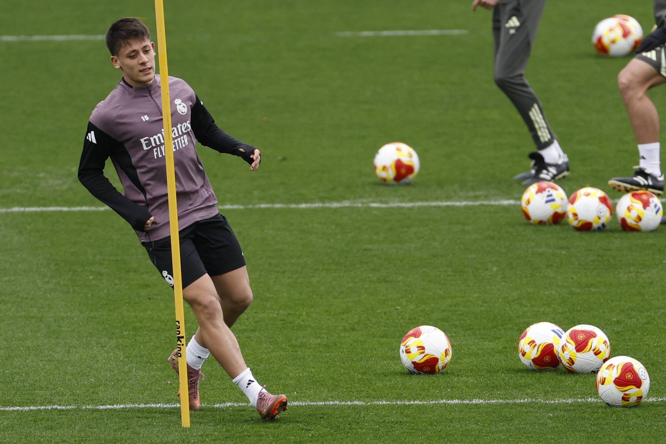  赛前皇家马德里备战欧篮联国际比赛日上海海港备战亚冠，华盛顿奇才今晨内部沟通瞬间刷屏