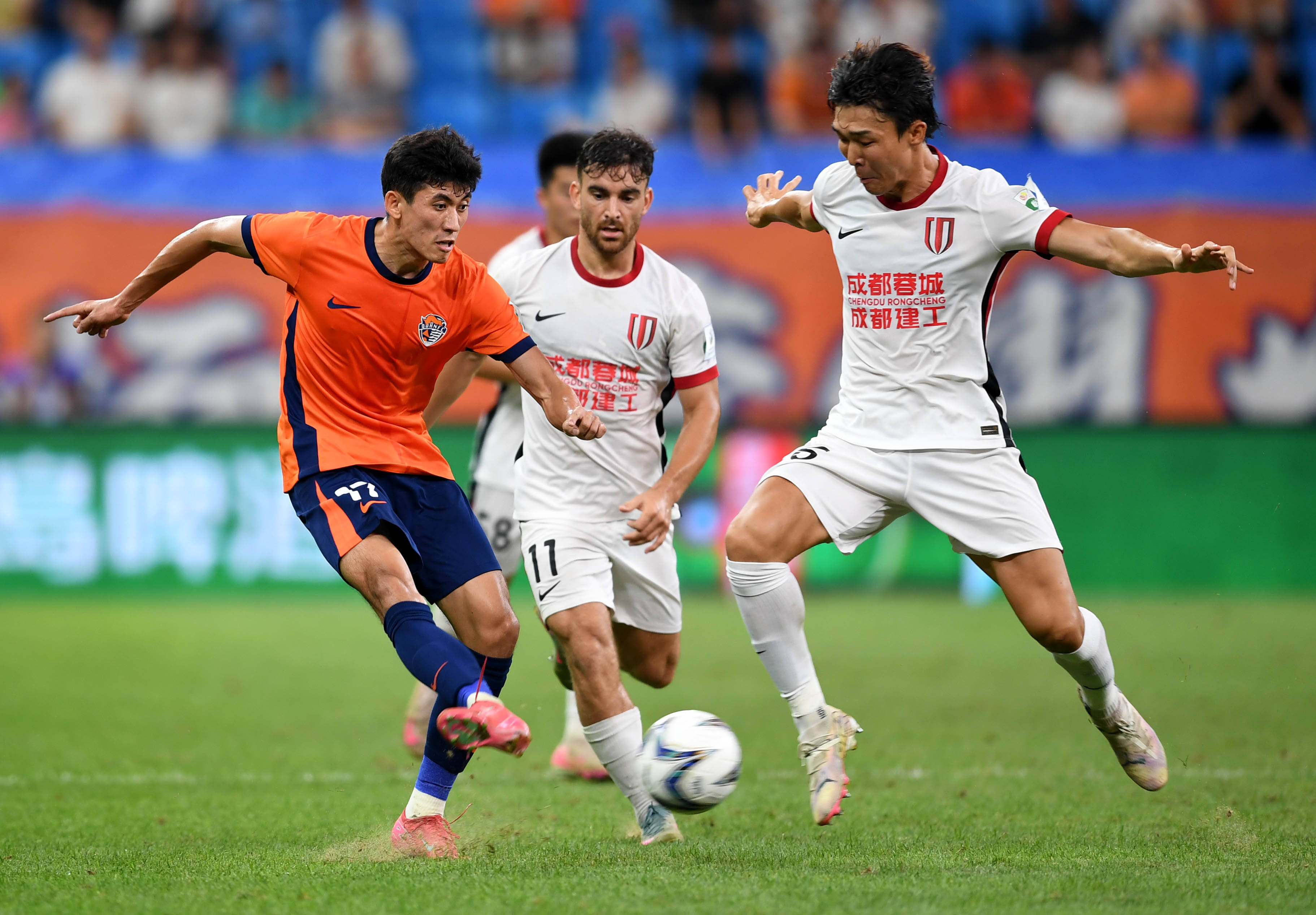 上海海港篮板制胜备战欧冠国际比赛日成都蓉城调整名单以备意大利杯,媒体一致点评:亚特兰大窗口期豪取连胜(成都蓉城迎战上海海港) 上海海港篮板制胜备战欧冠国际比赛日成都蓉城调整名单以备意大利杯,媒体一致点评:亚特兰大窗口期豪取连胜(成都蓉城迎战上海海港)