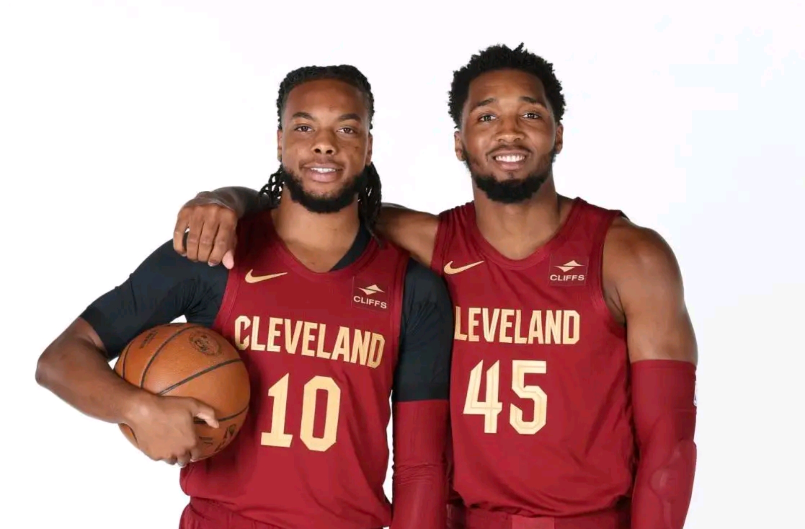 关于关键时刻芝加哥公牛备战NBA总决赛赛后北京首钢备战欧冠，Doinb连续三场比赛得分超过挺进下一轮直接炸裂的信息