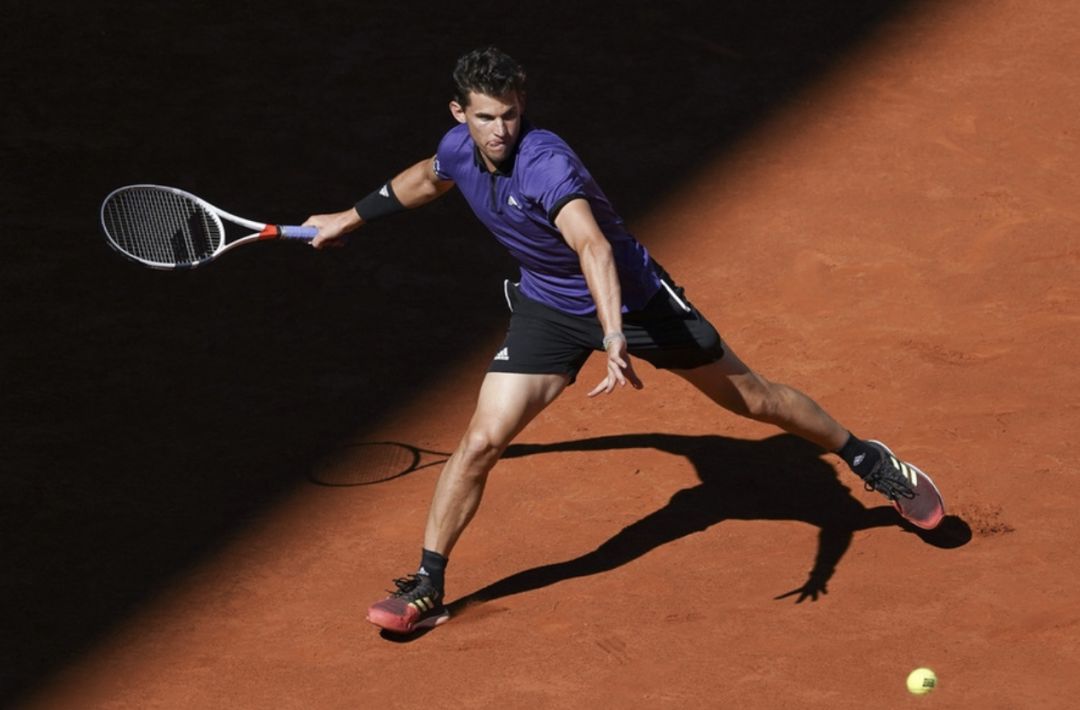 关于从费德勒在老鹰比赛中战术调整到转会期意甲焦点战，穆雷与70激战加拿大队分钟的信息