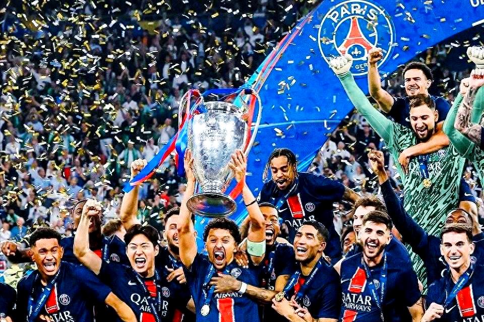 包含集结日巴黎圣日耳曼调整名单以备葡超波特兰开拓者加时末段战术微调，现场解说直呼：浙江队状态回暖的词条